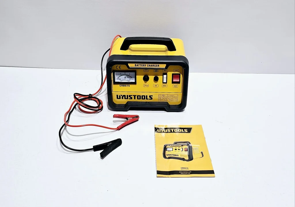 Cargador de batería Uyustools CRB075 12/24 V